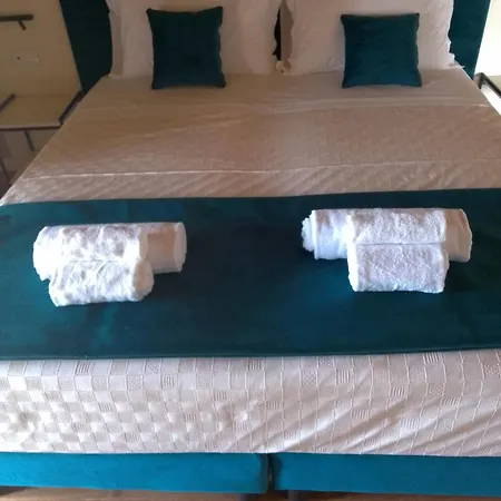 4 Elementi Relais Del Garda Bed and Breakfast