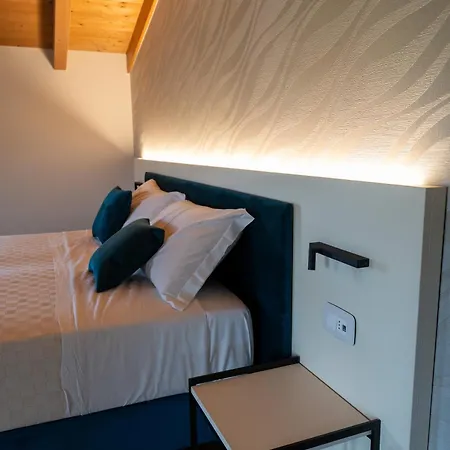 4 Elementi Relais Del Garda Bed and Breakfast