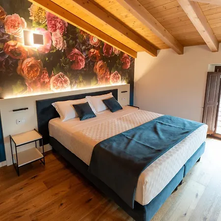 4 Elementi Relais Del Garda Bed and Breakfast