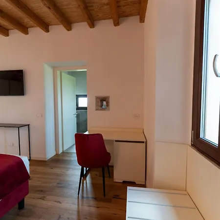 4 Elementi Relais Del Garda Bed and Breakfast