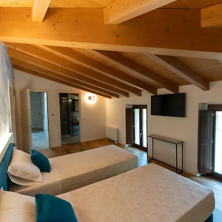 4 Elementi Relais Del Garda Bed and Breakfast