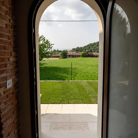 4 Elementi Relais Del Garda Bed and Breakfast *