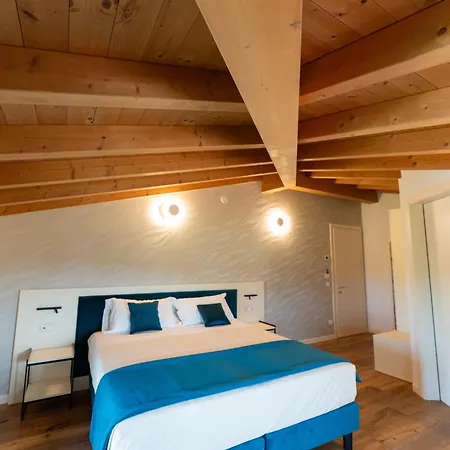 4 Elementi Relais Del Garda 로나토