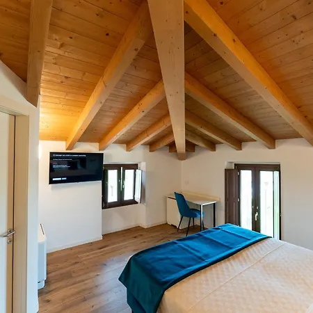 ベッド・アンド・ブレックファスト 4 Elementi Relais Del Garda ロナート