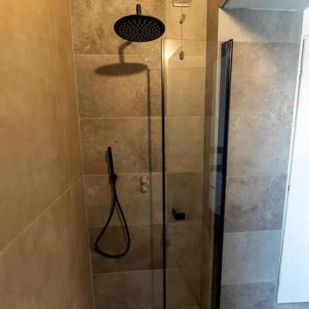 4 Elementi Relais Del Garda ロナート