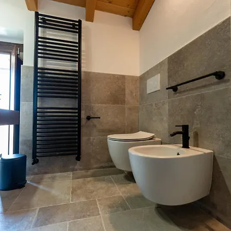 4 Elementi Relais Del Garda ロナート