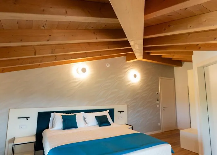 4 Elementi Relais Del Garda لوناتو