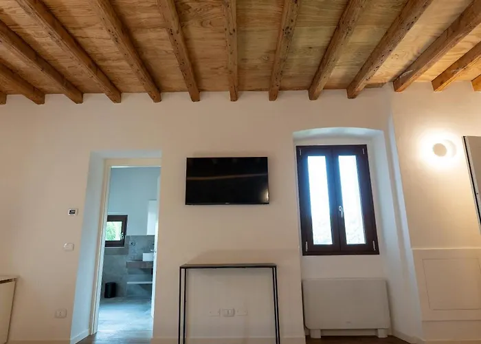 فندق مبيت وإفطار 4 Elementi Relais Del Garda 4*