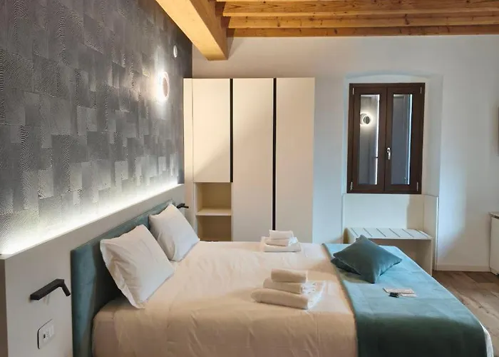 4 Elementi Relais Del Garda 4* لوناتو